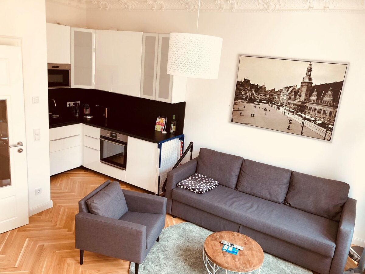 Kernsanierte 1,5-Zimmer-Wohnung mit Luxus-Einbauküche